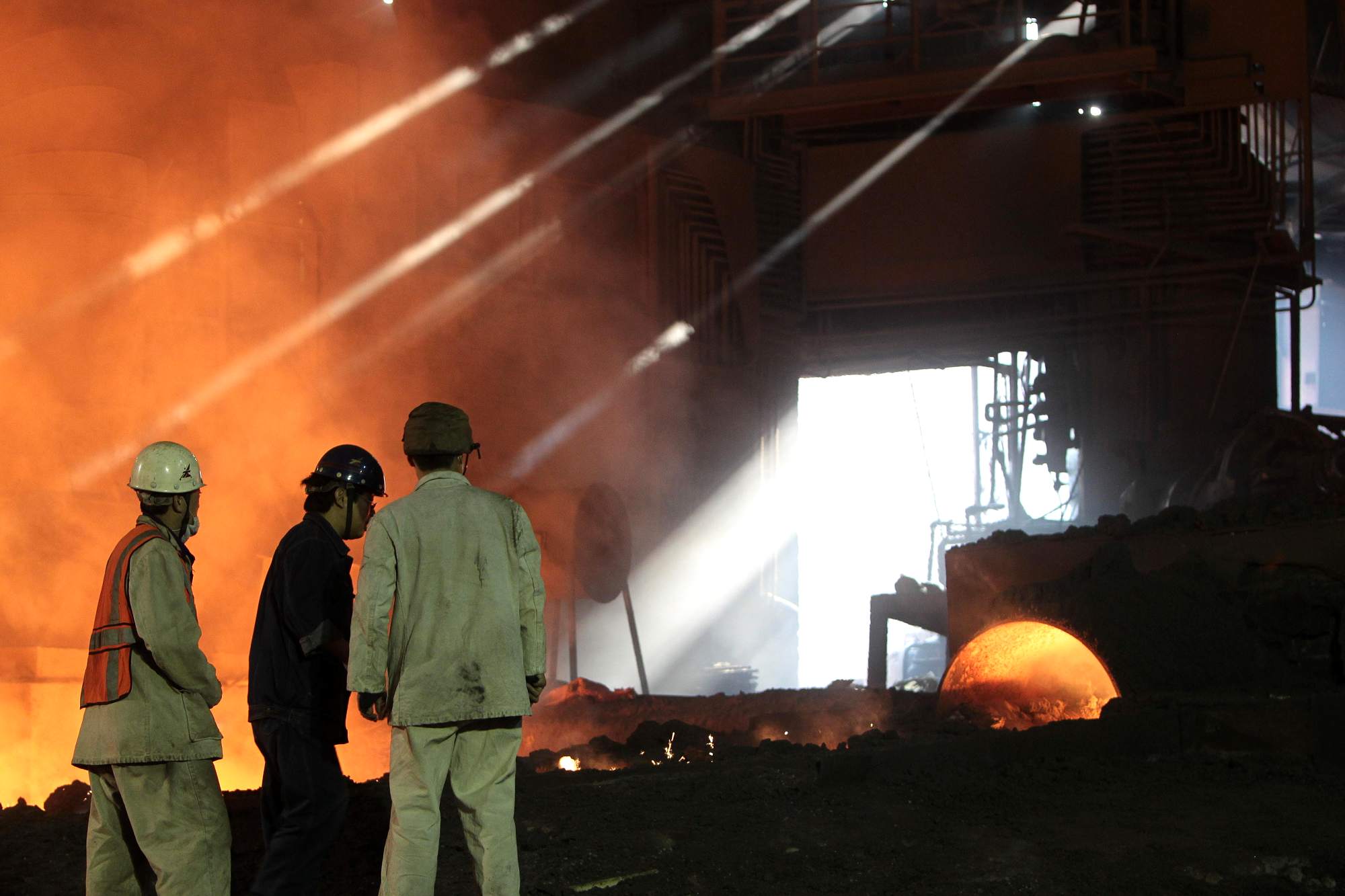 攀钢钒炼铁厂2号高炉作业区生产见闻